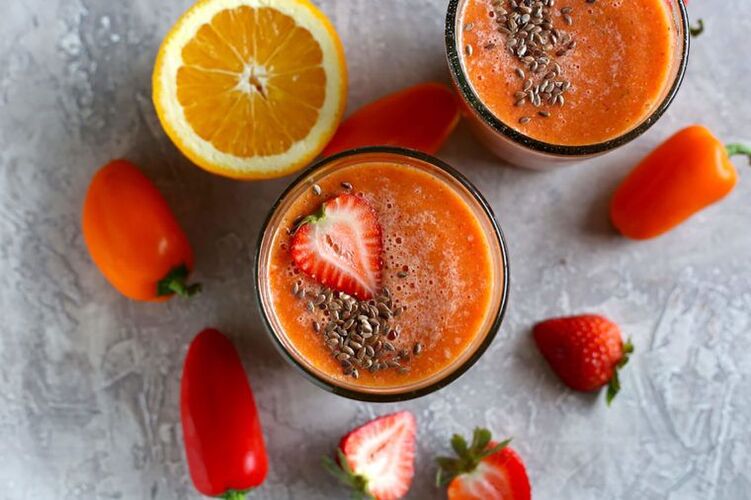 Strawberry Orange Smoothie with Bell Peppers
