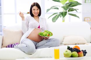 Pregnant women avoid eating