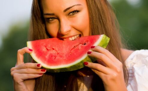 Positive feedback from women on the watermelon diet for weight loss